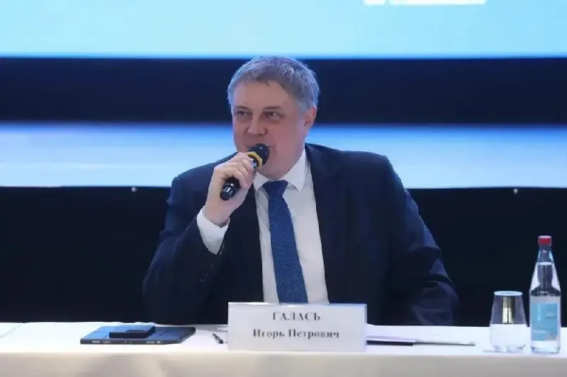 Прокуратура заявила о незаконной предпринимательской деятельности чиновника и его связях с семейным бизнесом.