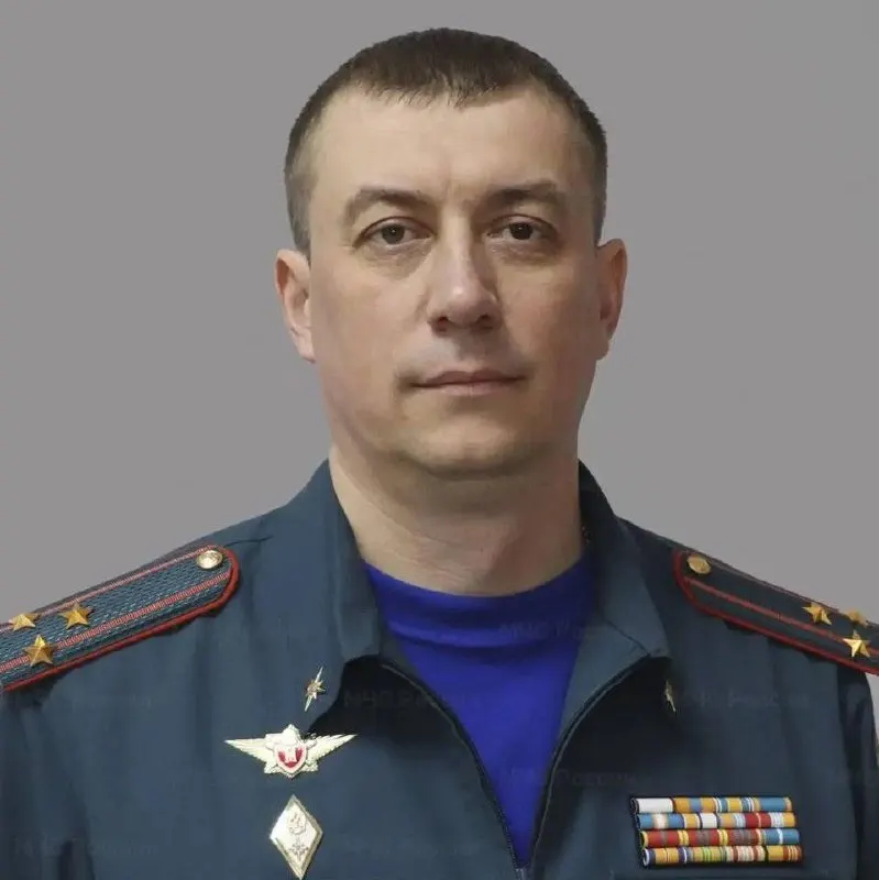 43-летний полковник Иван Старовойт, который с апреля 2026 года временно возглавлял курское управление МЧС, получил утверждение на должность. Ранее он возглавлял Амурский спасательный центр в Хабаровске.