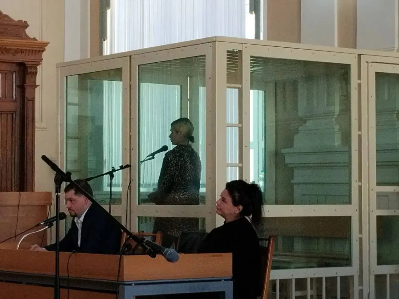 Близкие сообщили о предполагаемых датах смерти бабушки и Виктора Тархова; описаны первые реакции и обстановка вокруг произошедшего.