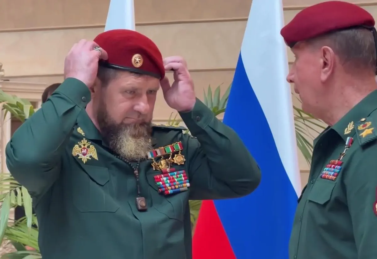 Глава Чечни Рамзан Кадыров получил звание генерала армии. Церемония вручения прошла в Грозном.