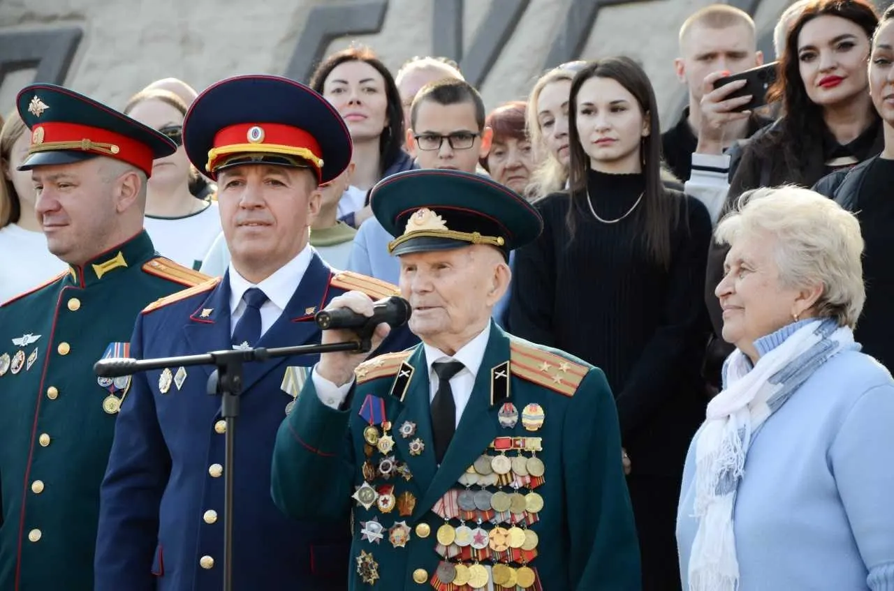 99 воспитанников 8–х и 9–х классов пообещали верно служить Родине и носить звание кадета.