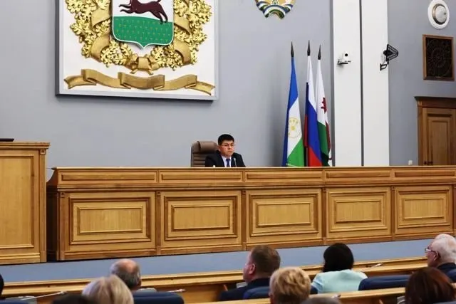 Заявки принимаются с 13 по 23 октября; конкурс состоится 9 ноября; предполагаемые участники — и.о. мэра Рустам Шарипов и экс-депутат Рустам Хафизов.