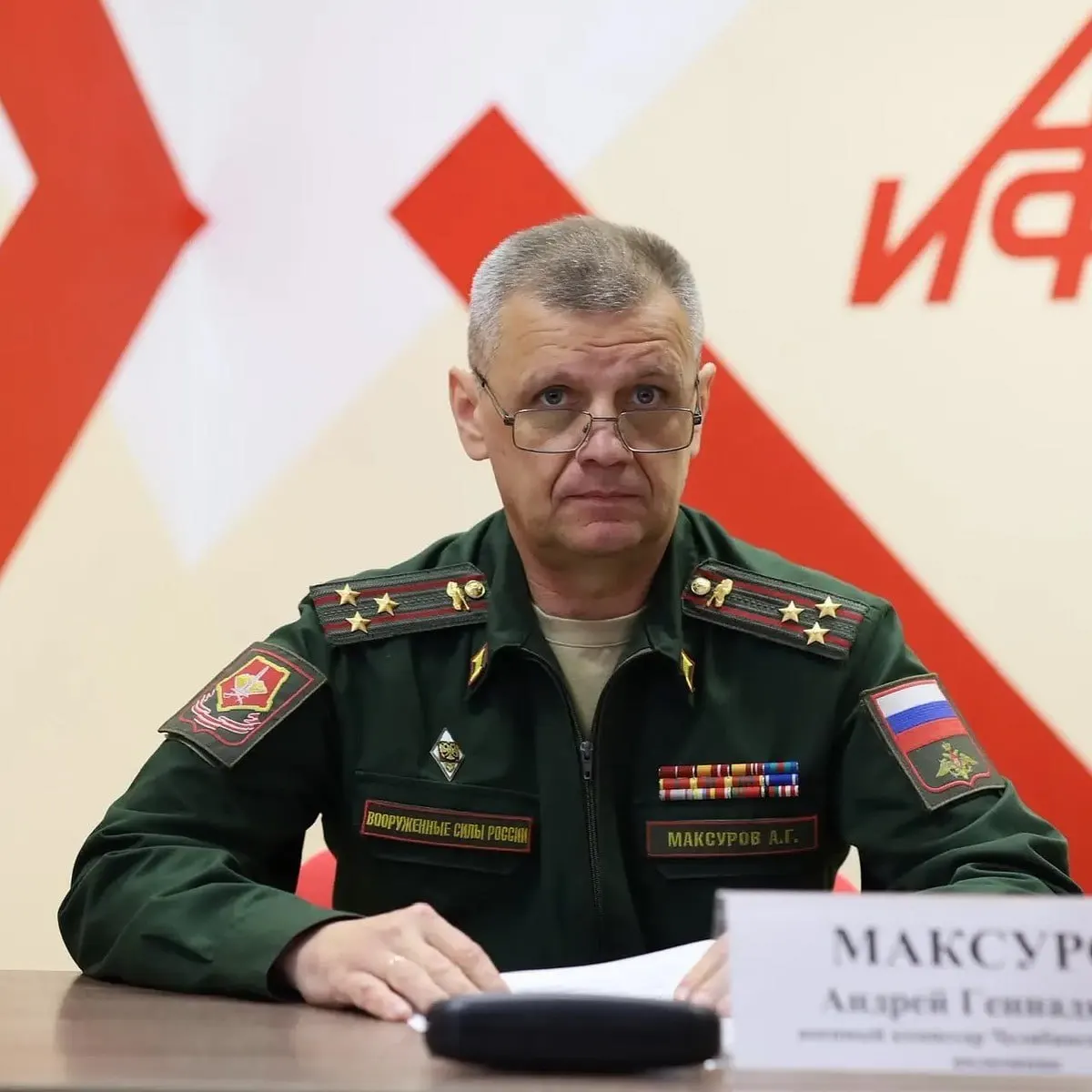 Более 90% запланированного призыва выполнено до начала отправок. Новая схема обследования позволяет направлять призывников быстрее, но вызывает озабоченность по поводу давления после попадания в часть и риска подписания контракта.