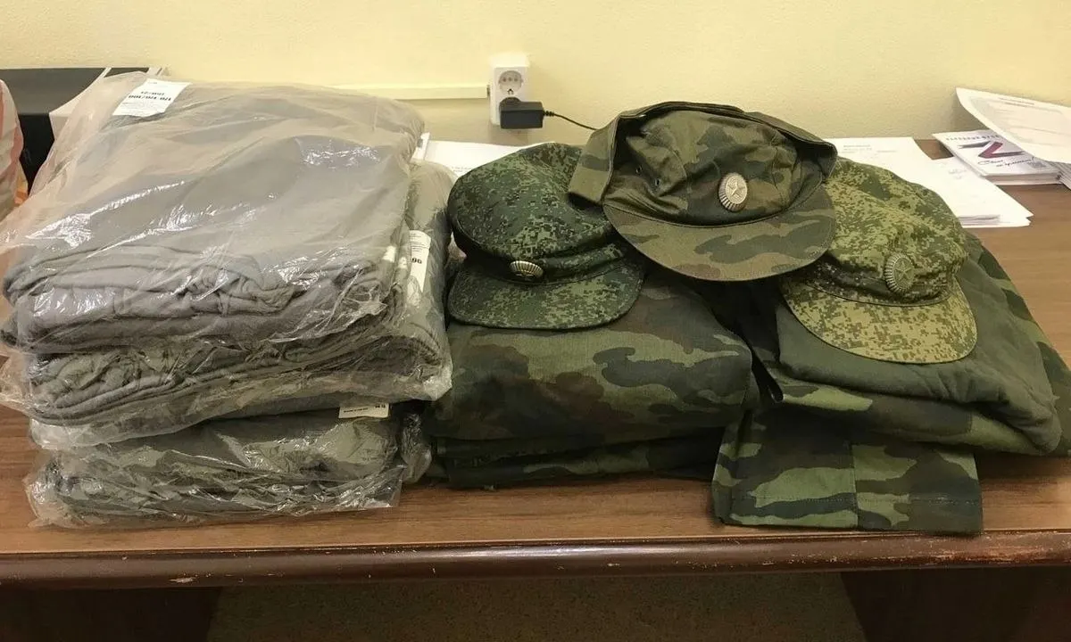 Должник по алиментам принял контракт на СВО, чтобы погасить долг и прекратить уголовное преследование; после полного погашения задолженности дело прекращено, отец награждён медалью за храбрость.