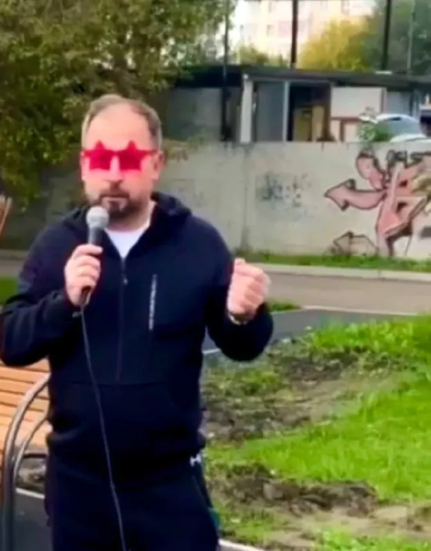После того как беременные поддержали сотрудников, главный врач принял решение запретить групповые и индивидуальные экскурсии в отделениях.