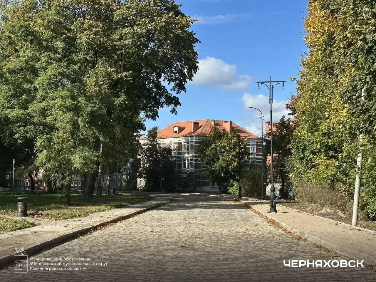 На Партизанской обновили дорогу, тротуары и подземные коммуникации. Финансирование поступило из федерального бюджета по итогам IX всероссийского конкурса комфортной городской среды. Ремонт моста на Ленинградской идёт по графику; сдача через две недели.