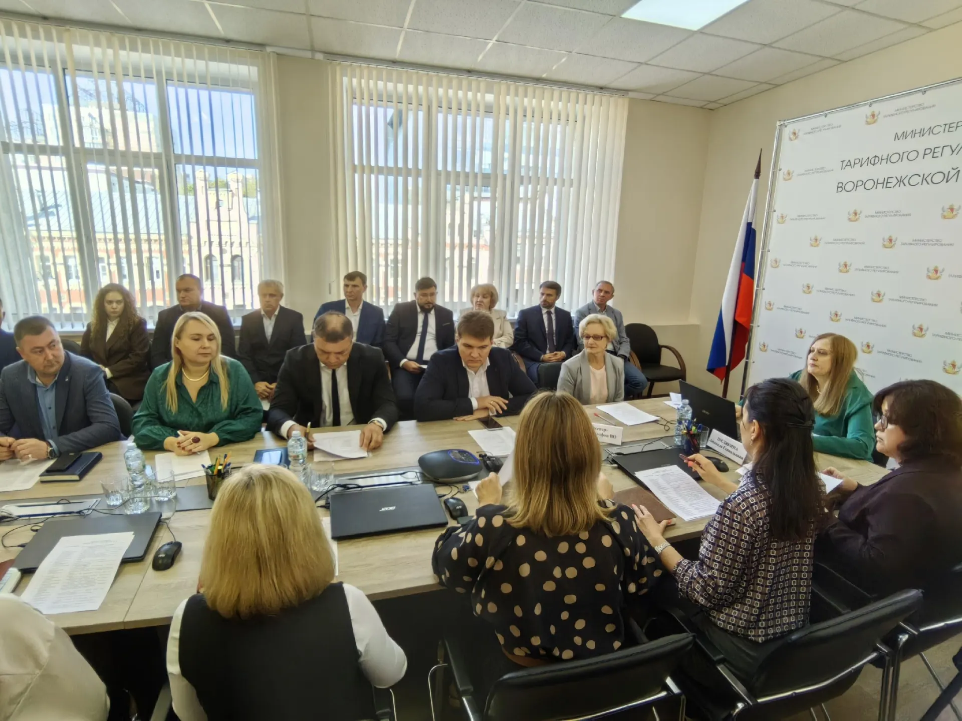 Разбор причин роста цен на проезд после решения властей и влияния на пассажирские перевозки.