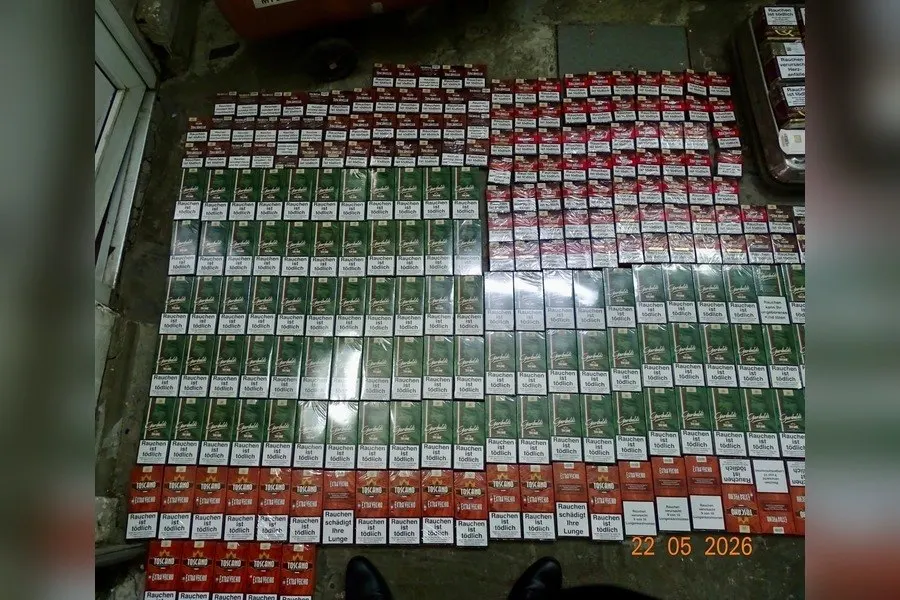 За попытку ввоза табачной продукции через границу мужчине назначен штраф 500 тысяч рублей и конфискация автомобиля. Изъято 399 пачек табачных изделий на сумму свыше 900 тысяч рублей. Приговор не вступил в законную силу. Изъятая табачная продукция подлежит уничтожению.