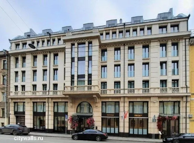 Демонтаж террасы гостиничного комплекса и снижение высоты нового корпуса после реконструкции до 30,5 метров.