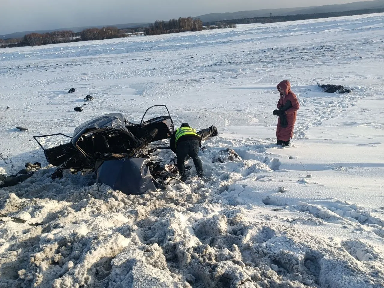 На трассе Р-255 «Сибирь» произошла смертельная авария возле Ачинска: четверо студентов погибли, водителю назначено наказание в пять лет колонии и запрет на управление автомобилем на 2,5 года.