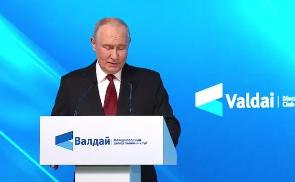 Лидер страны обозначает причины конфликта, подчёркивает право на защиту и призывает к мирному сотрудничеству и совместным решениям.