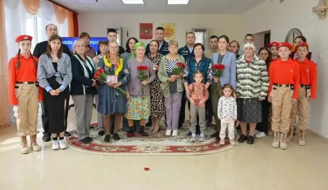 Во время церемонии вручения наград семьи погибших получили медали и ордена за стойкость и подвиг.