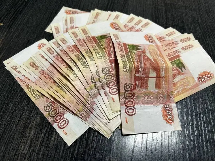 Должник по алиментам в Алтайском крае получил 40 часов обязательных работ после двух лет неуплаты на содержание несовершеннолетних детей; долг превысил 1 млн рублей.