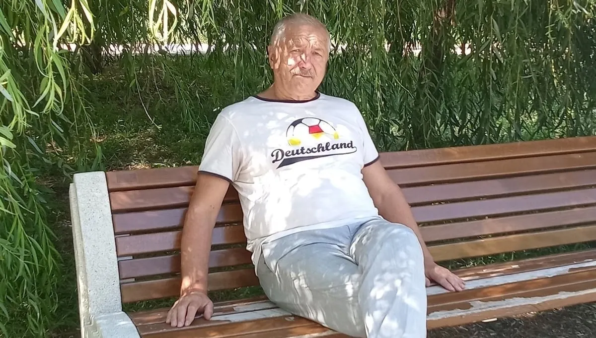 67-летний активист, выступавший против вырубки Волго-Ахтубинской поймы, обвиняется в распространении фейков о российской армии; ему грозит от пяти до десяти лет лишения свободы.