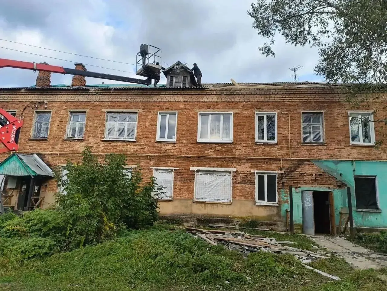 После возгорания на пиротехническом заводе в Кубринске жильцы получат выплаты: комиссия обследовала 206 квартир и приняла заявления на выплаты.