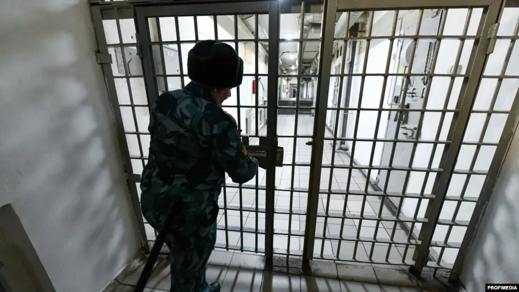 Новое уголовное дело против библиотекаря, ранее осуждённого за дискредитацию армии, связано с обвинениями в оправдании терроризма и переводом в СИЗО.