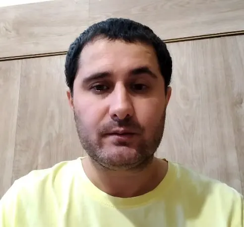 Майкопский суд арестовал блогера по обвинению в участии в деятельности террористической организации, обвинение связано с якобы отправкой анкеты в Telegram.