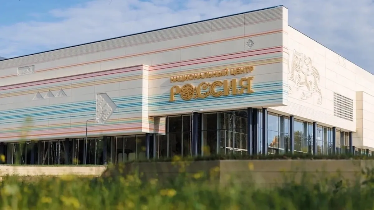 Открытие филиала центра «Россия» в Рязанской области подчеркивает развитие региональных проектов и важность просветительских и деловых встреч.