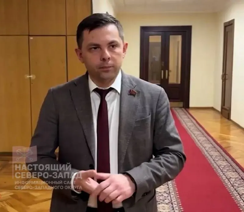 Бывшего депутата Госдумы от Коми задержали в Москве по подозрению в оправдании терроризма; суд должен избрать меру пресечения.