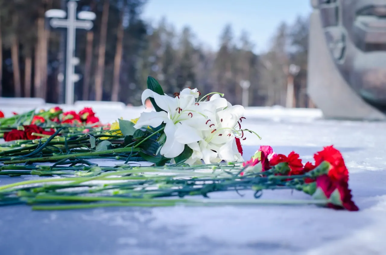 В Екатеринбурге организуют бесплатный автобус до мемориала жертв политических репрессий; отправление — в 12:00, возвращение — в 16:00, мероприятие приурочено к памятной дате 30 октября.