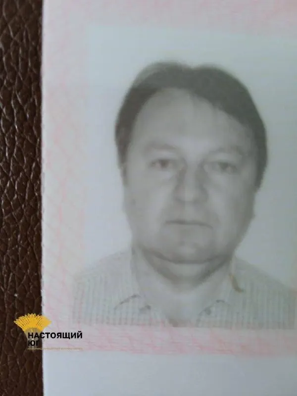 52-летний заключённый умер в СИЗО Краснодара. У него была диагностирована неоперабельная опухоль головного мозга; незадолго до смерти его обследовали и вернули в камеру на паллиативное лечение. Позже против него возбудили новое дело по стихотворению с призывами к убийству российских военных.