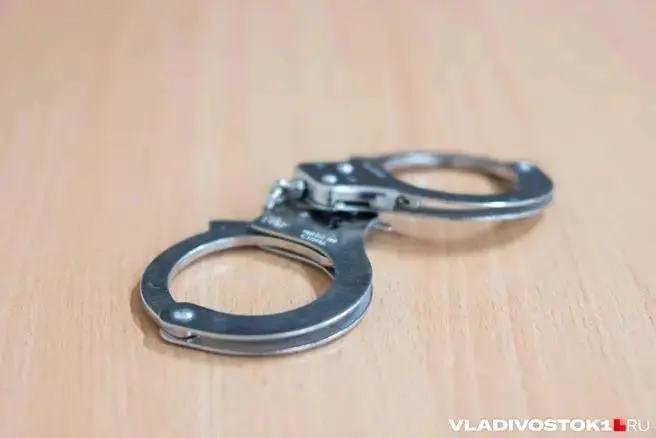 Правоохранители сообщили о аресте жителя Сочи на 12 суток за распространение материалов, признанных экстремистскими, выявленных Центром по противодействию экстремизму.