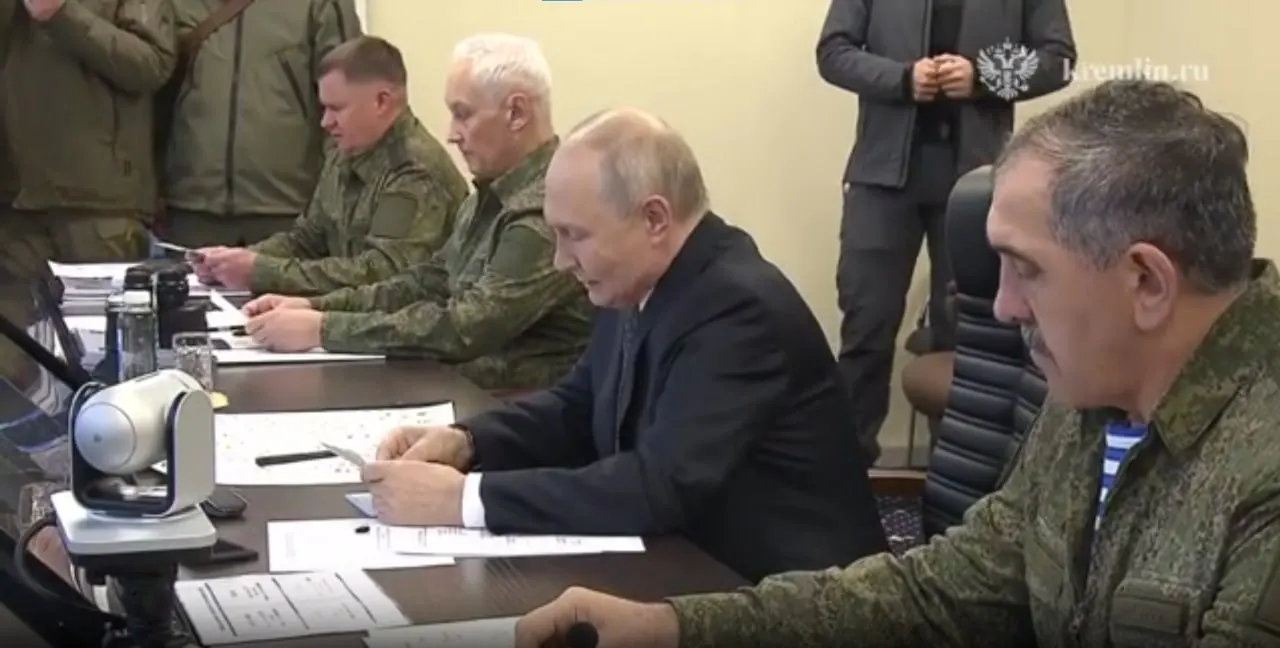 Во время визита на полигон Чебаркульский президент сопровождали министр обороны, полномочный представитель президента в УрФО, губернатор Челябинской области и другие военные и региональные должностные лица.