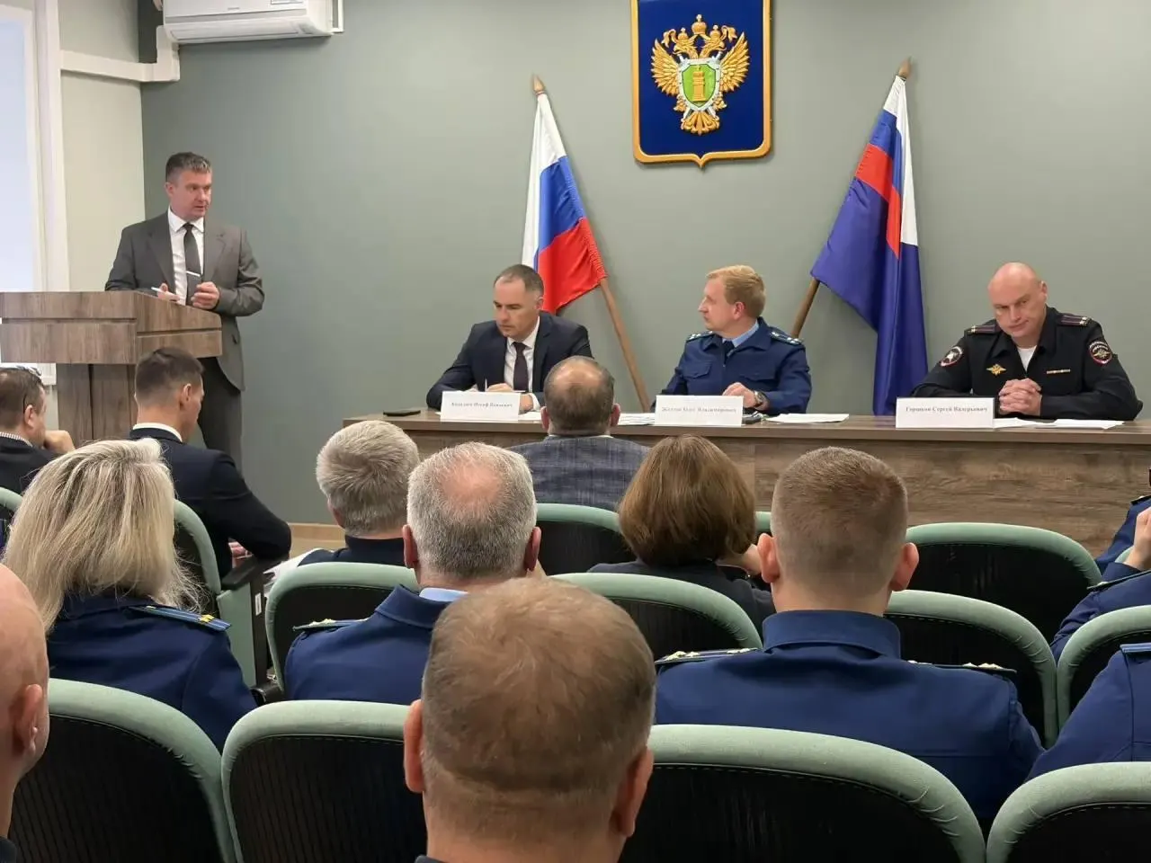 Нехватка техники и износ парка вызывают тревогу: прокуратура требует усилить контроль за содержанием дорог перед зимой.