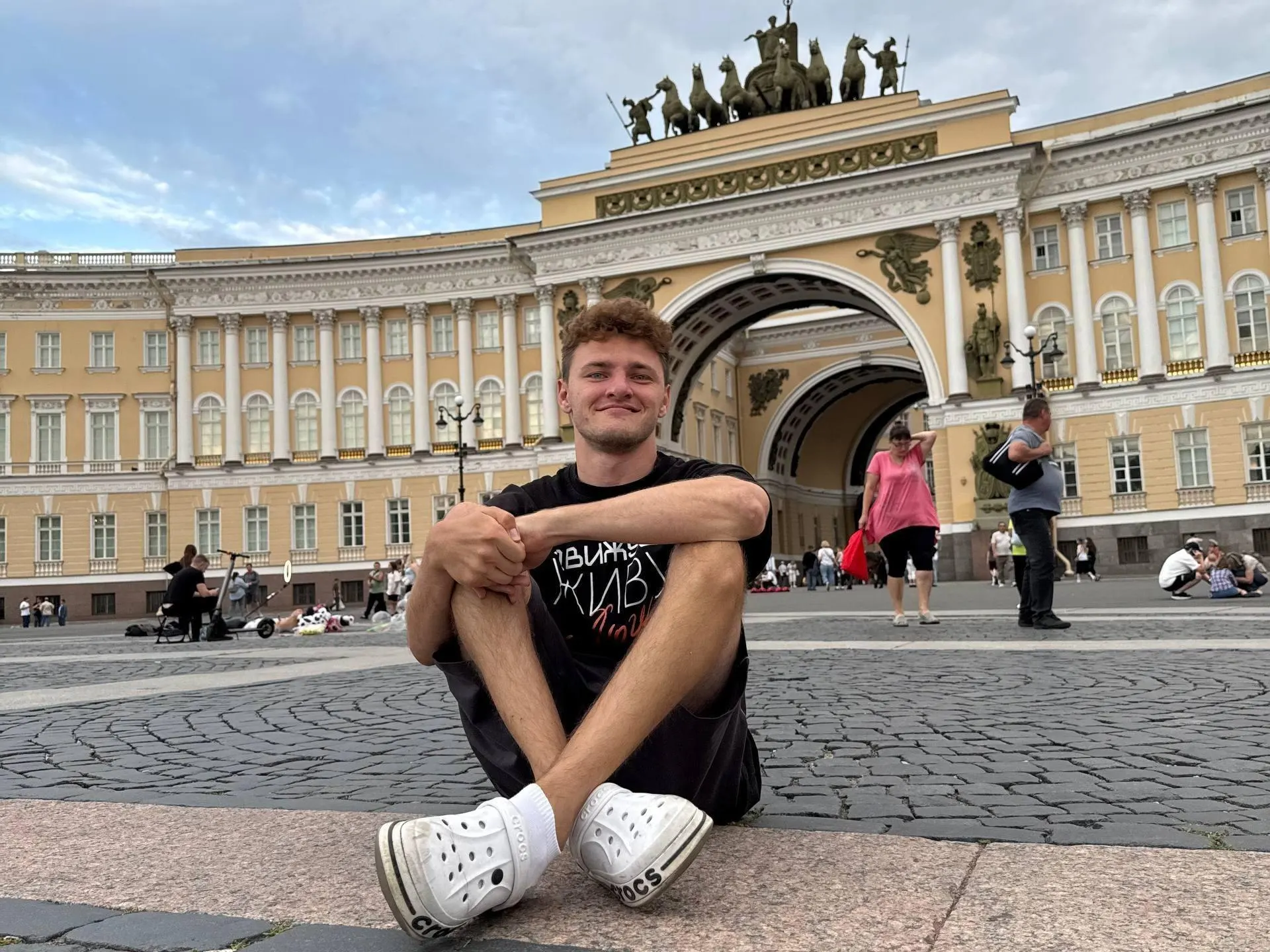 Преодоление стереотипов и успех в соцсетях, превративший личный опыт в бизнес.