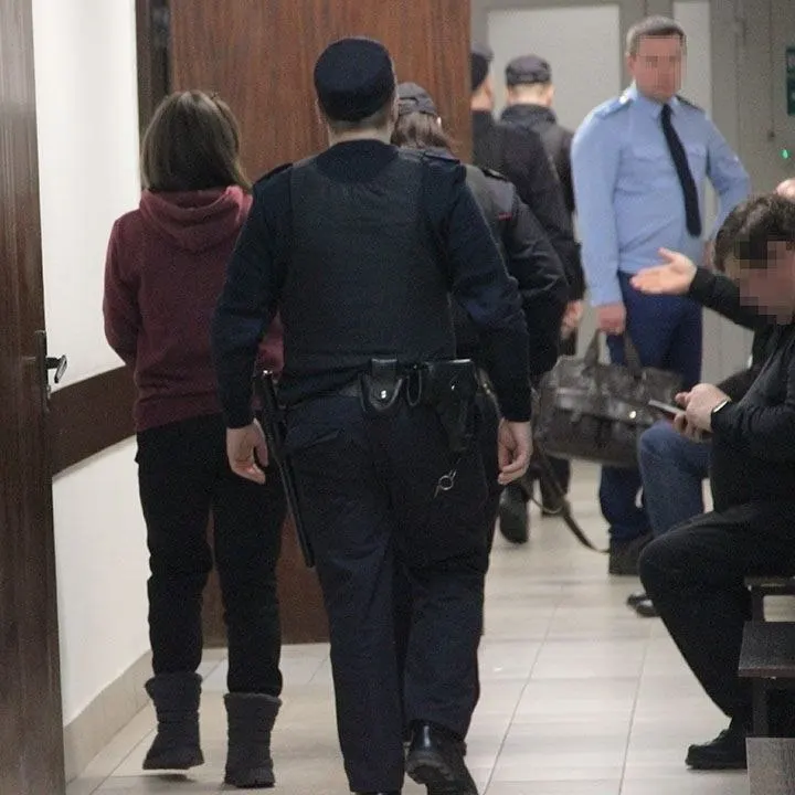 За повторные нарушения ПДД и долговые штрафы ей назначен арест на неделю.