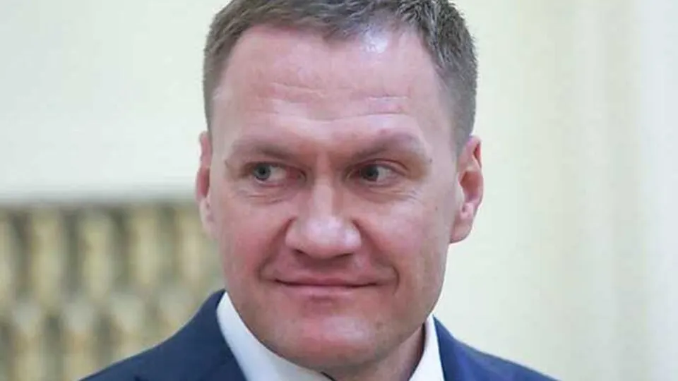 Суд конфисковал имущество на сотни миллионов рублей, включая недвижимость и автомобили, принадлежащие чиновнику и его родственникам, в рамках расследования.