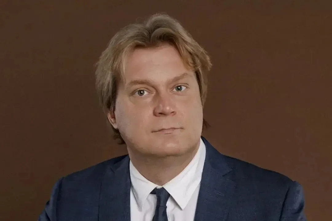 В Москве задержано лицо, ранее руководившее Библиотекой естественных наук РАН; ведется расследование по обвинению в мошенничестве. Детали дела уточняются.