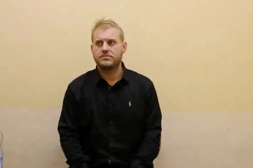 По данным латвийской службы госбезопасности, задержанный был задержан в Себежском районе и ранее служил в украинском формировании; в отношении него рассматриваются планы диверсий и возможное участие в боевых действиях.