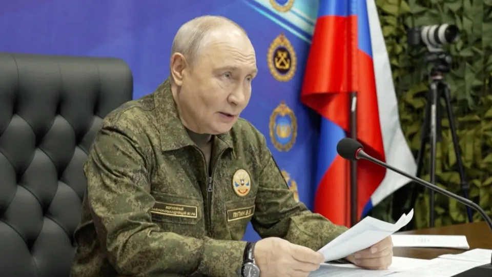 По данным ISW, российские войска продолжают терпеть территориальные потери на фронте, темпы продвижения снизились, Украина сохраняет оперативную инициативу на отдельных участках, а Москва продолжает настаивать на безусловной сдаче Донбасса.